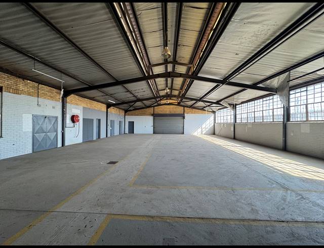 1,200M² WAREHOUSE FOR SALE IN ROODEPOORT CENTRAL